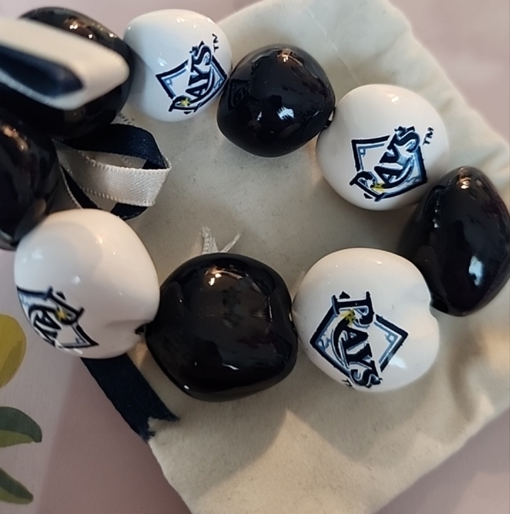 TAMPA BAY RAYS HAWAIIAN BRACELET 9 KUKUI NUT BEADS MLB TEAM LICENSED